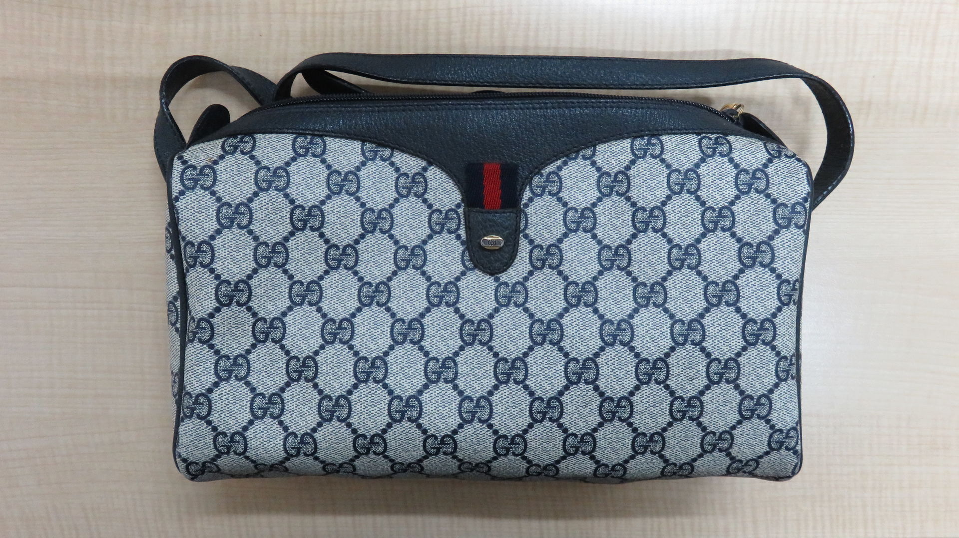 佐賀でブランドバックの買取りお任せ下さい。グッチショルダーバッグ高価買取り致しました。