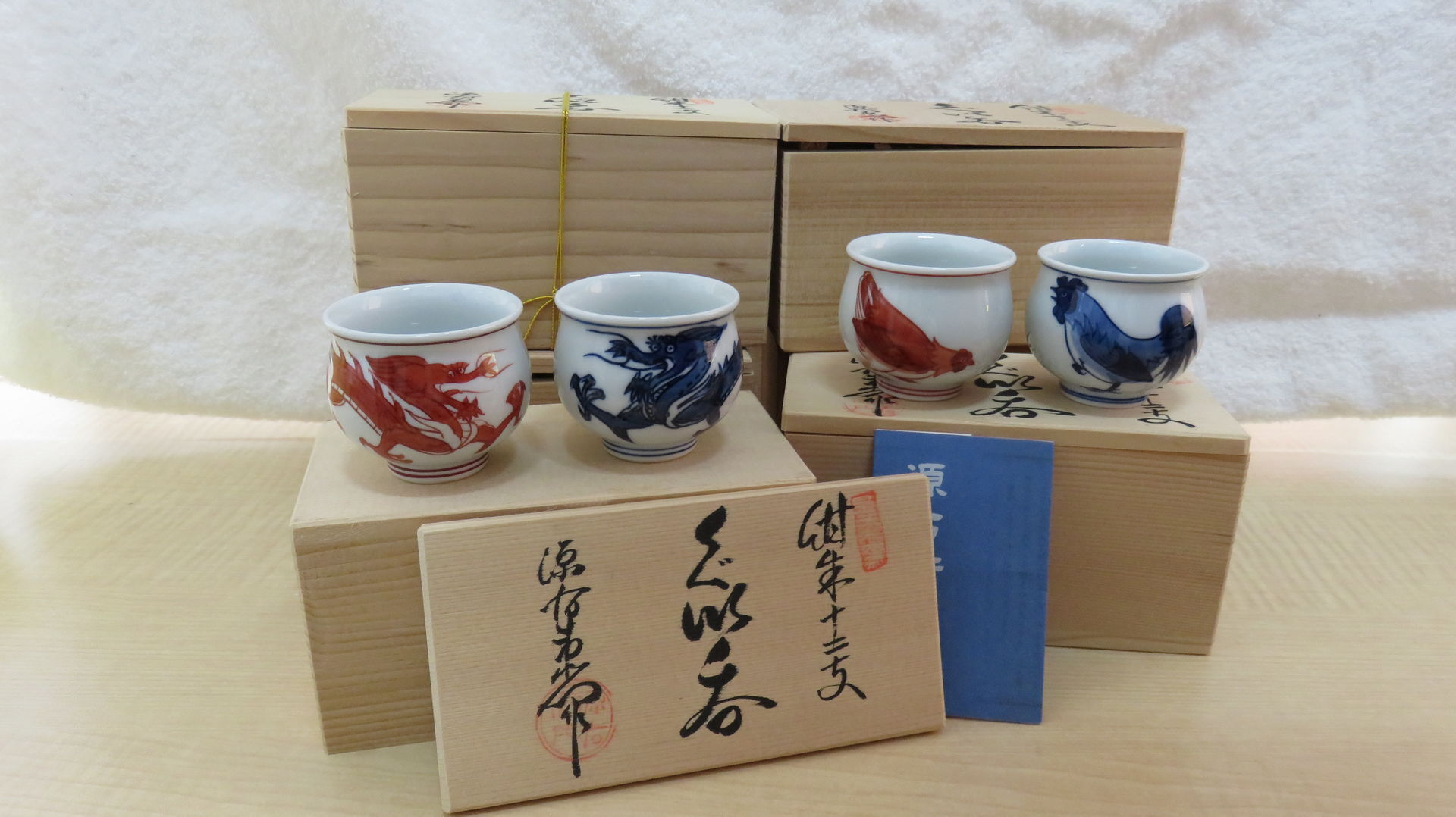 佐賀で焼物・陶器の買取りお任せ下さい。源右衛門食器高価買取致しました。