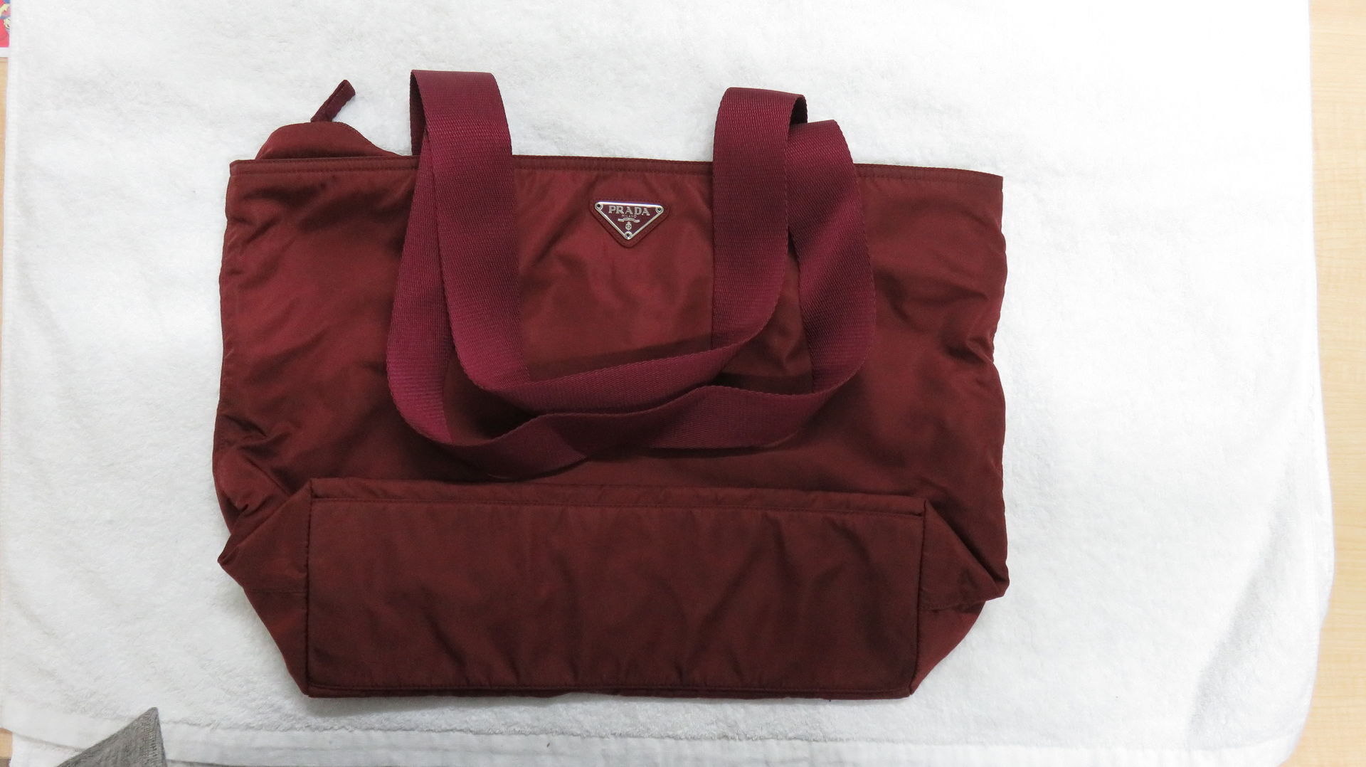 佐賀でブランドバッグの買取りお任せ下さい。プラダ布製ハンドバッグ高価買取致しました