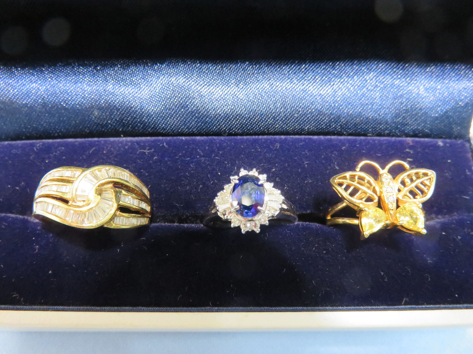 佐賀でサファイア・ダイヤモンド・金・プラチナリング高く売るならおたからや高木瀬西店。