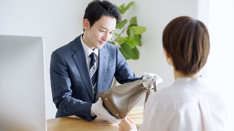ブランドバッグを高く売るコツとは？