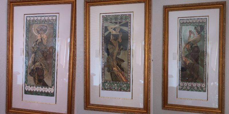 絵画、版画などのご売却をお考えでしたらおたからや高木瀬西店にご相談ください