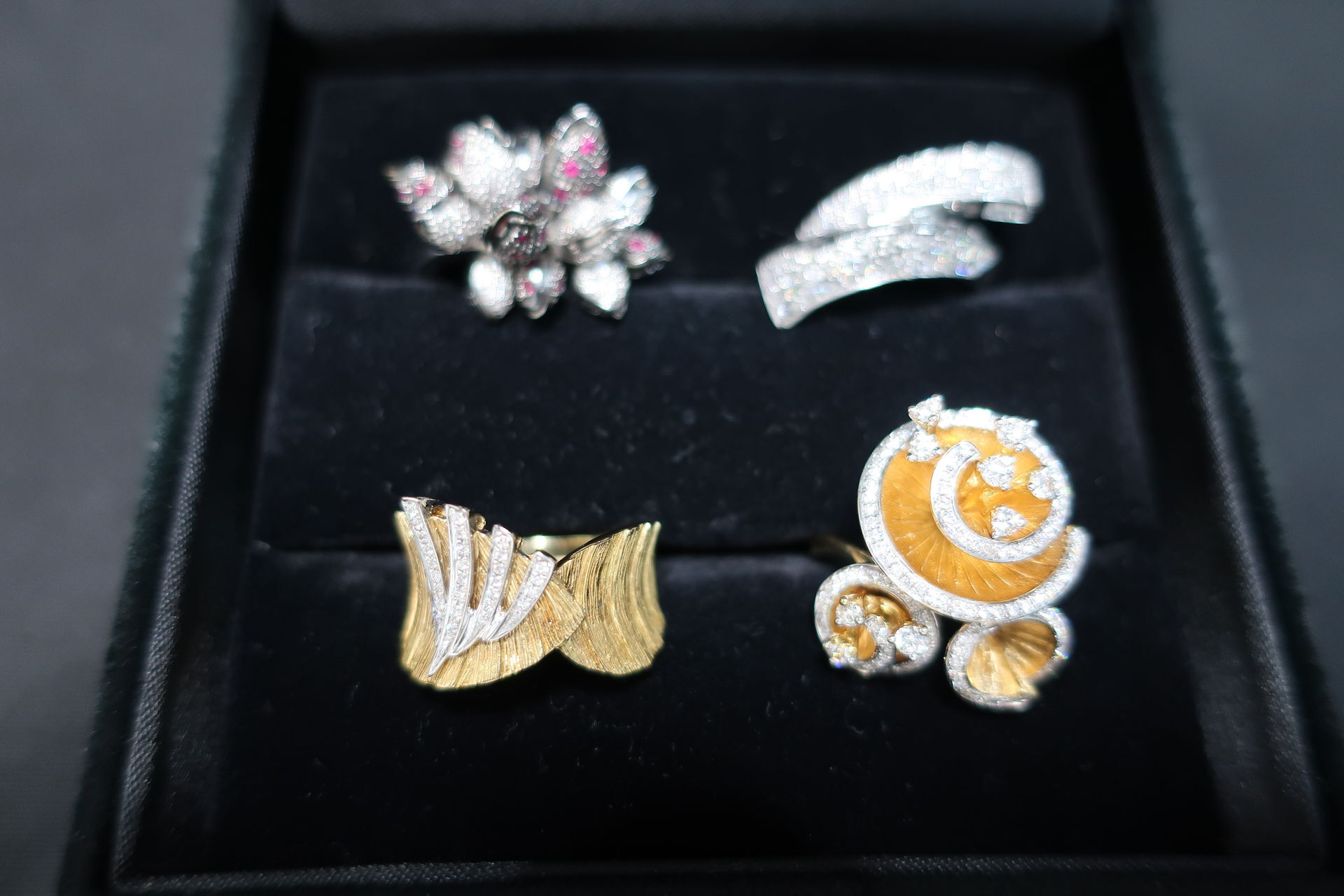 ダイヤモンド・金眠ってませんかおたからや高木瀬西店高価買取中です。